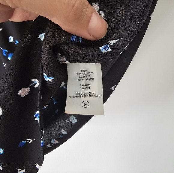 Ivanka Trump Black Floral Print  Blouse with ruffled short Sleeves - Picture 5 of 5